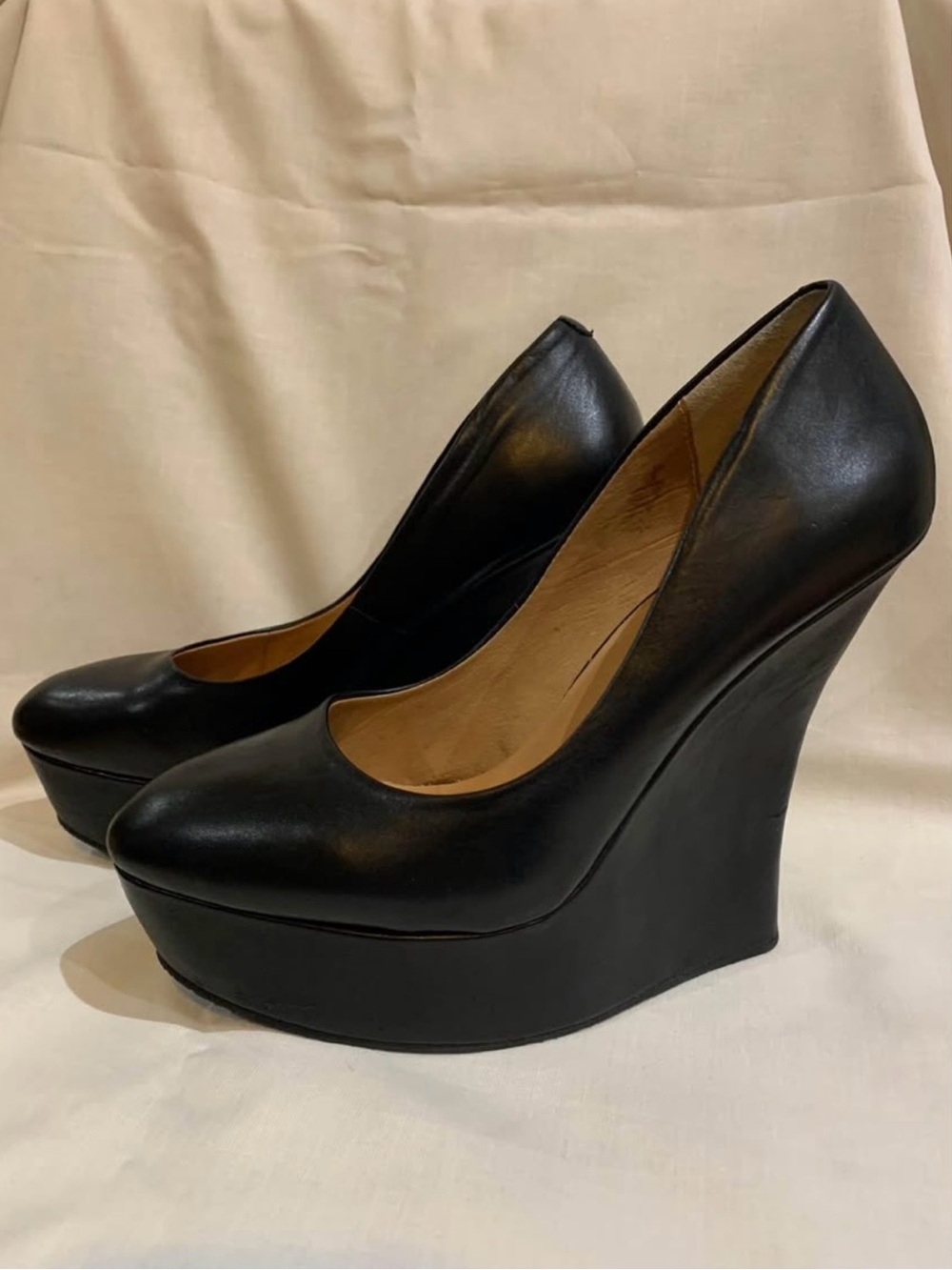 Designer: LAMB - Black Platform Pumps - Women Shoes - Picture 2 of 3